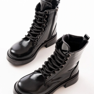 02-356 Siyah Rugan Düz Topuklu Bağcıklı Fermuarlı Günlük Kadın Bot