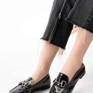 303 Siyah Rugan Toka Aksesuarlı Günlük Kadın Babet