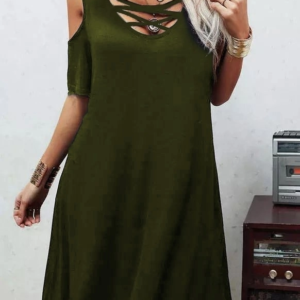 Dekolteli Bağcık Detay Viskon Kumaş Elbise