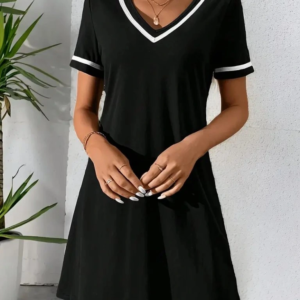 Kadın Kısa Kollu V çizgili Yakalı Kısa Viskon Elbise