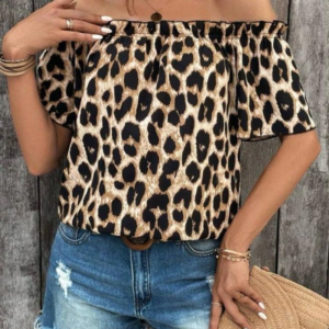 Kadın Madonna Yaka Fırfırlı Leopar Desenli Mikro Kumaş Bluz