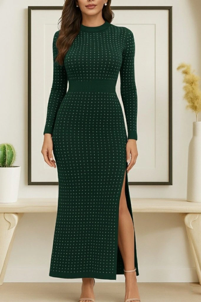 Kadın Uzun Kollu Bisiklet Yaka Taşlı Midi Kadife Elbise