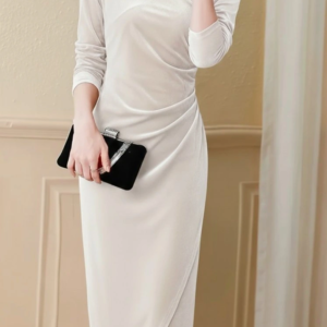 Kadın Uzun Kollu Kruvaze Yakalı Yandan Büzgülü önden çapraz Detaylı Midi Kadife Elbise