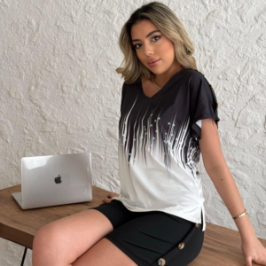 Kadın V Yaka Kısa Kol Kenarları Minik Yırtmaç Detaylı Dalgıç Bluz + Düğme Detaylı Dalgıç şort