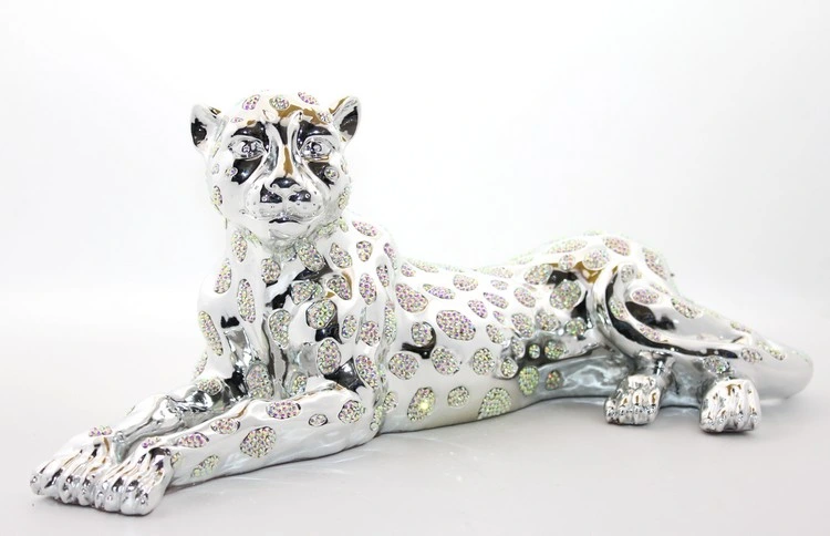 Polyester Oturan Kaplan Figürü