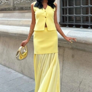 Yelekli Ve Pilise Etekli Triko Takım 10001