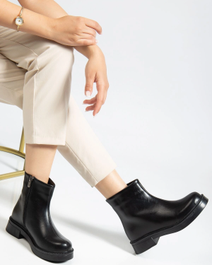 02-3033 Siyah Kırışık Rugan Fermuarlı Günlük Kadın Bot