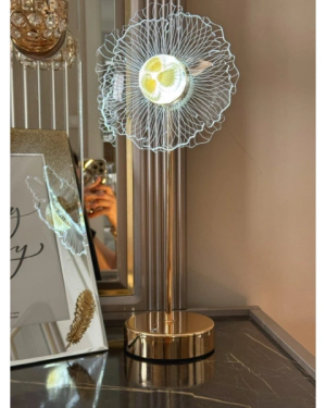 Çiçek Tasarımlı LED Masa Lambası