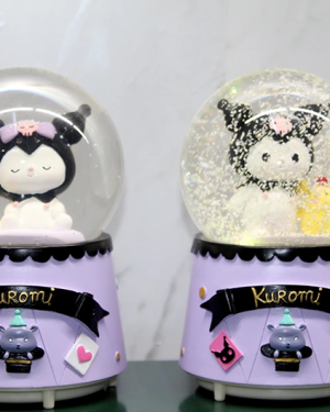 Kuromi İçi Dönmeli Püskürtmeli Işıklı Müzikli Kar Küresi Büyük Boy Model 2