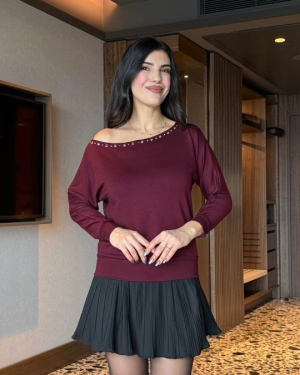 Kadın Uzun Kollu Kayık Yaka Kuş Gözü Detay Bluz